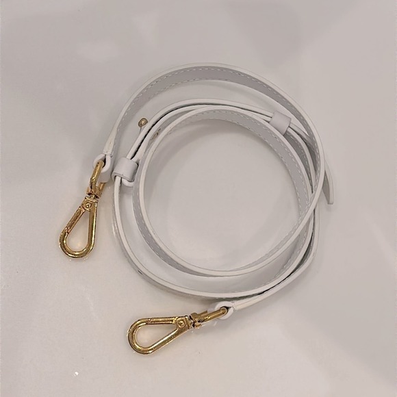 Authentic JACQUEMUS White 'Le Chiquito' medium - Picture 7 of 11